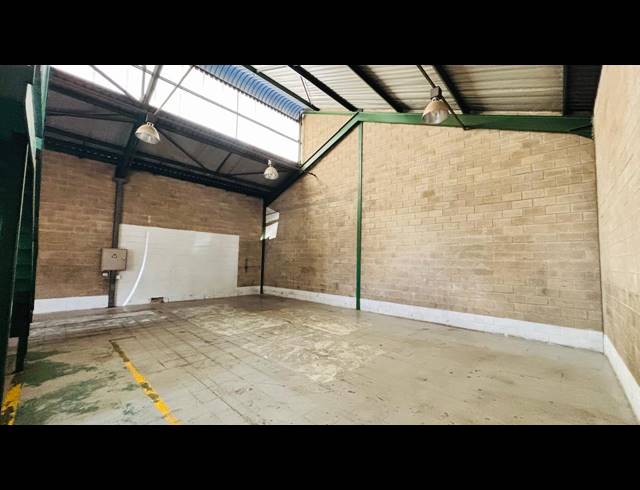 166M² WAREHOUSE TO LET IN ROBERTVILLE